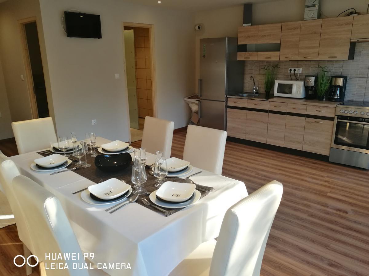 Room4U Apartment Balatonszárszó Esterno foto